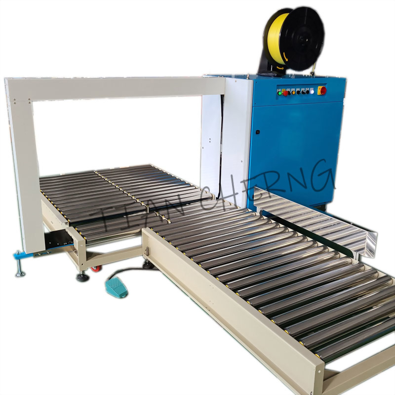 Automatic strapping machine roller conveyor