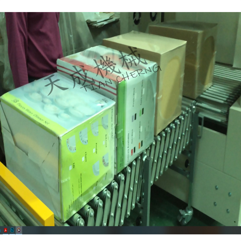 Factory conveyor system packaging boxes dinnerware