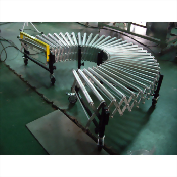 Flexible expandable roller conveyor system