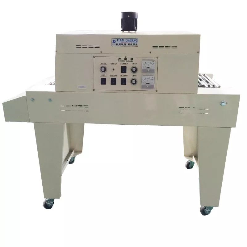 User-friendly control panel for the TC-40/15POF shrink machine.
