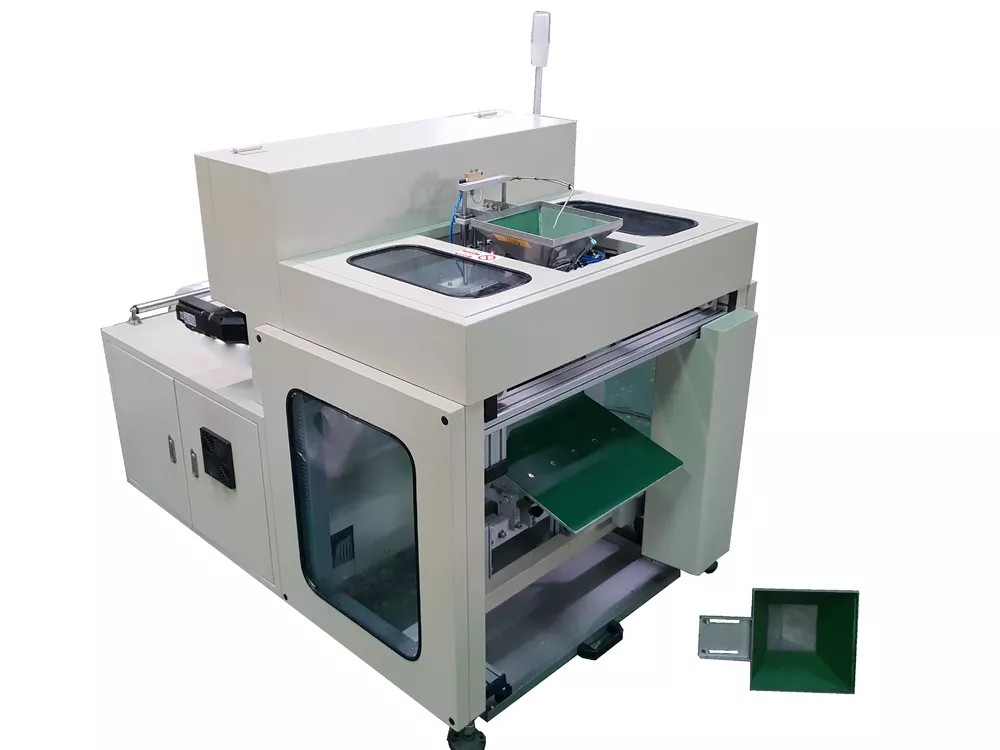 TC-950 automatic fastener packaging machine with PLC control, showing the bagging and sealing mechanism.