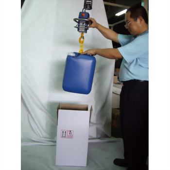 Industrial vacuum lifter jerrycan packaging handling