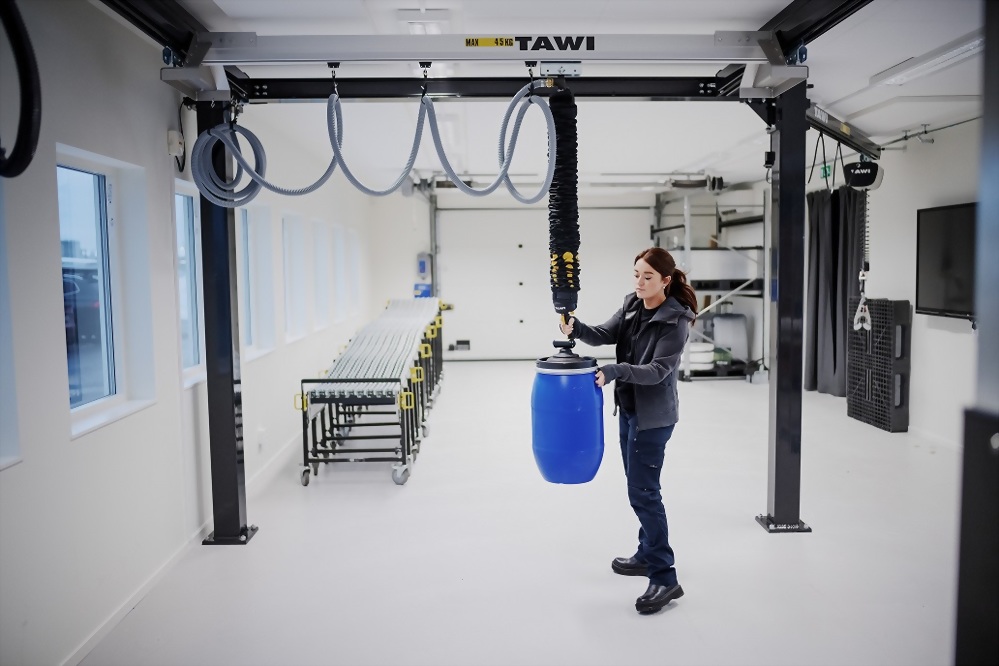 Towi vacuum lifter barrel lifting industrial facility