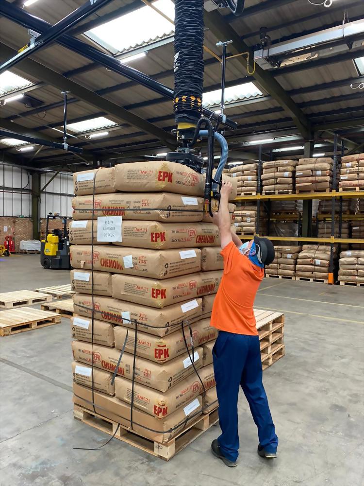 Warehouse vacuum lifter bag stacking epk chemom products