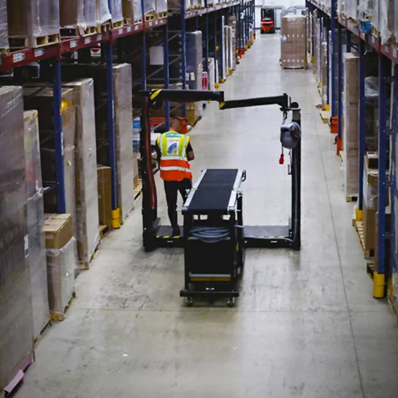 Warehouse worker mobile order picking system