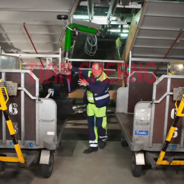 Worker automated baggage handling robot logistics