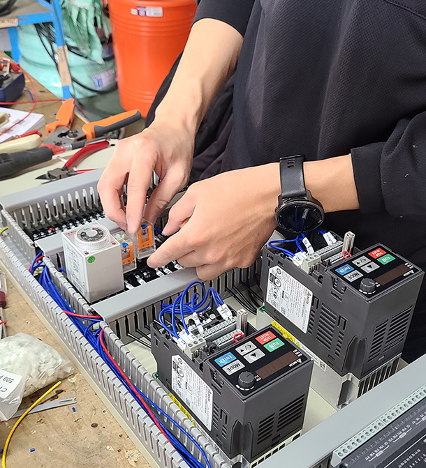 Electric control configuration